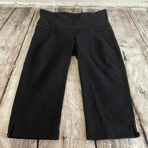 Lululemon black knee length leggings